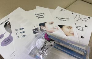 母の日、父の日のプレゼント🎁に　
耳ツボジュエリーや耳マッサージはいかがですか？
耳ツボジュエリー資格、耳マッサージ資格受講者募集中！
